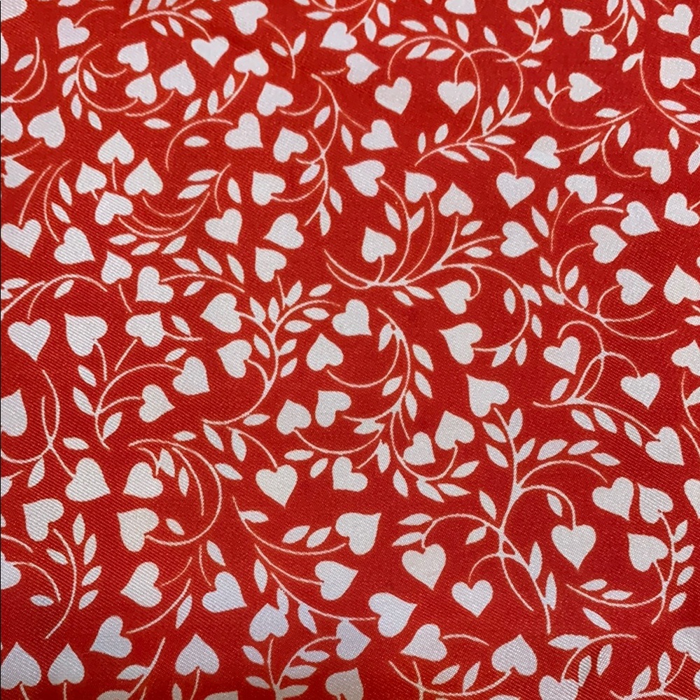 Vintage Hallmark signed Mary Ann, Red and White Floral Scarf, made in Japan - Picture 3 of 11